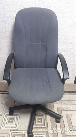 Офисное кресло руководителя бу