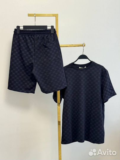 Костюм мужской шорты и футболка gucci