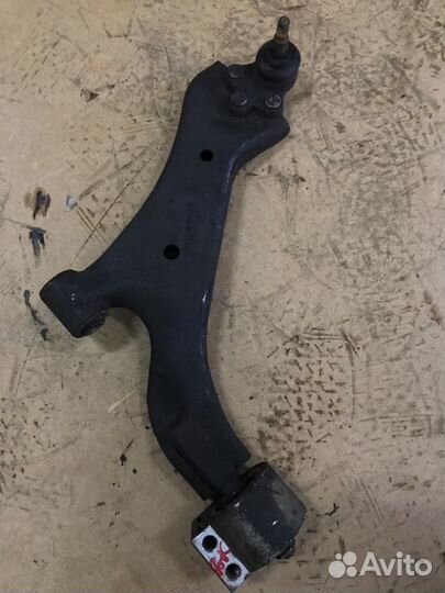 Рычаг подвески нижний передний правый Chevrolet
