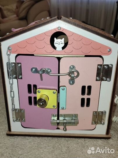 Бизиборд домик