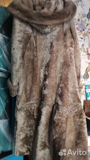 Шуба мутоновая с капюшоном 44 46