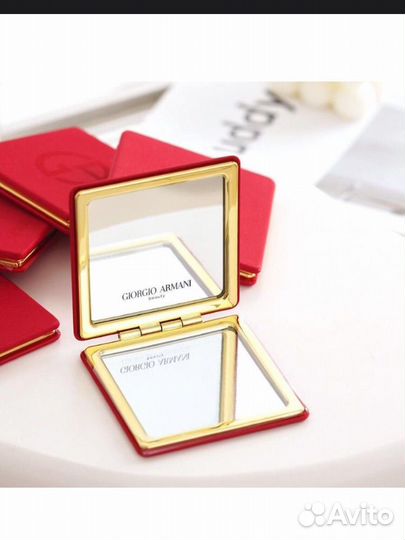 Miu miu зеркало