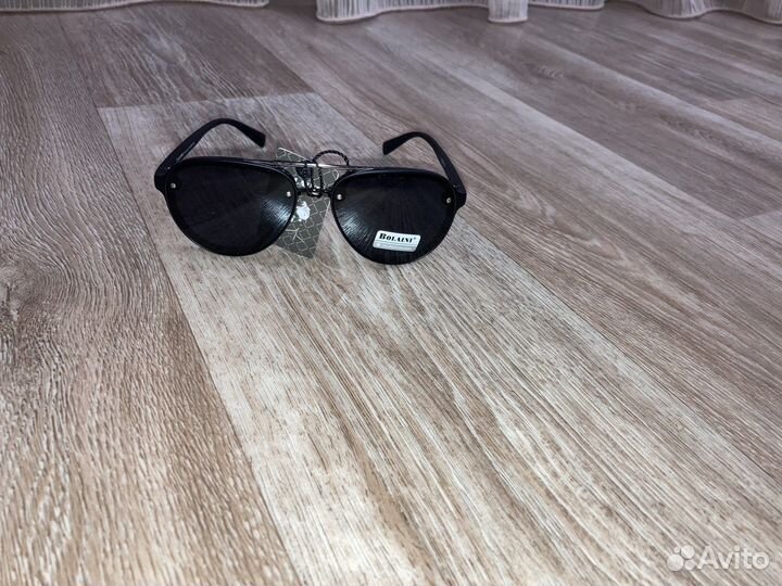 Солнцезащитные очки