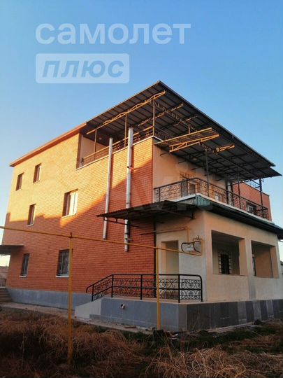 Дом 378 м² на участке 7,9 сот.