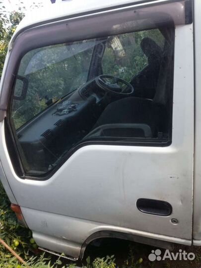 Isuzu elf кабина