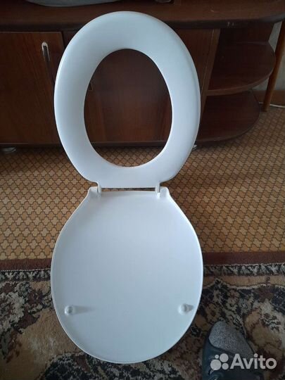 Сидушка на унитаз с крышкой