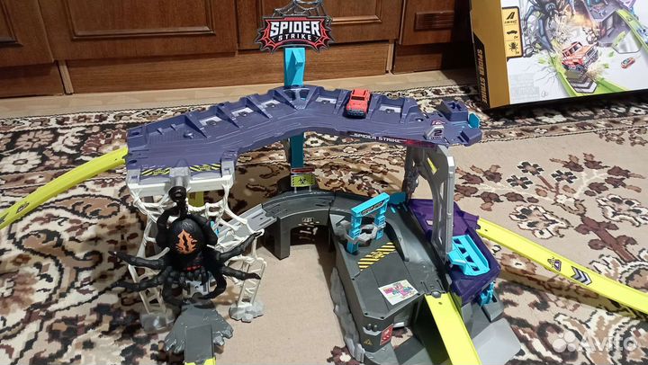 Трек Zuru Metal Machines Spider Strike