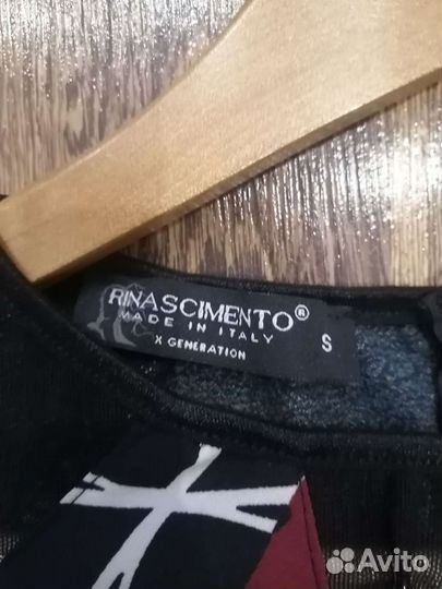 Вечерние платья. 44 размер