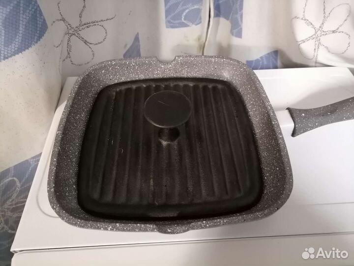 Сковорода гриль с прессом. Новая