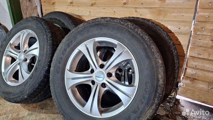 Колеса на mitsubishi outlander r16