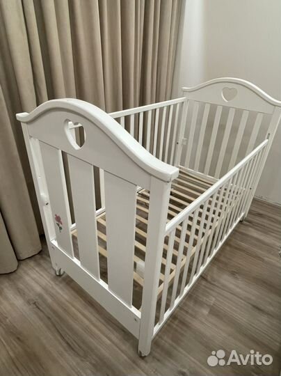 Детская кроватка
