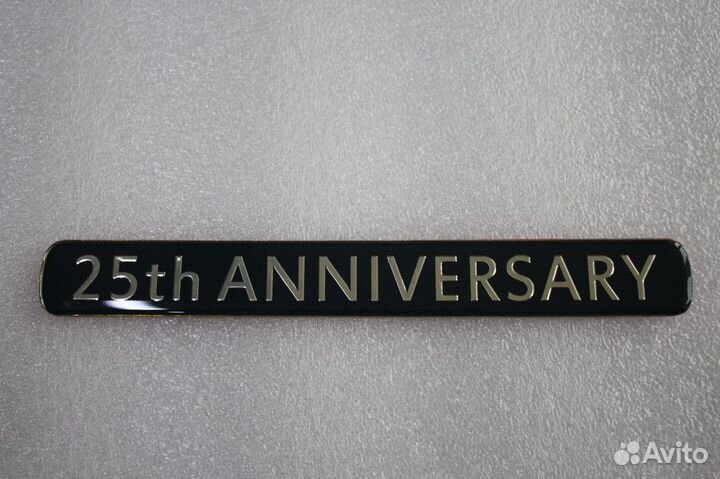 Надпись 25TH anniversary для LX570