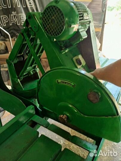 Маятниково- продольный торцовочный станок Bottene