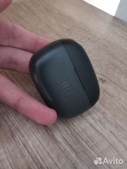 JBL wave 200 TWS кейс