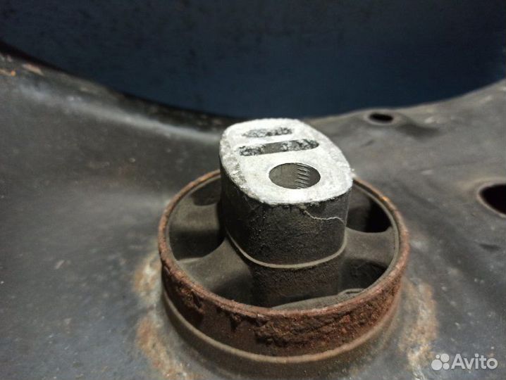 Подрамник задний Honda Pilot 2