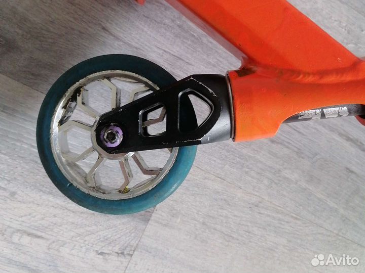 Трюковой самокат