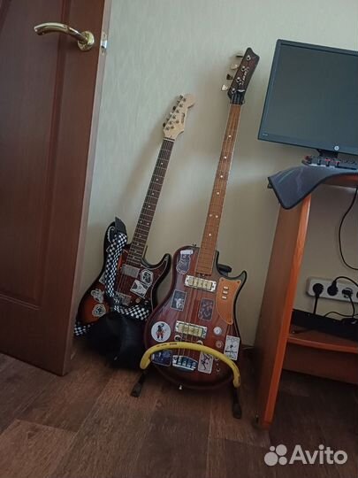 Бас гитара урал