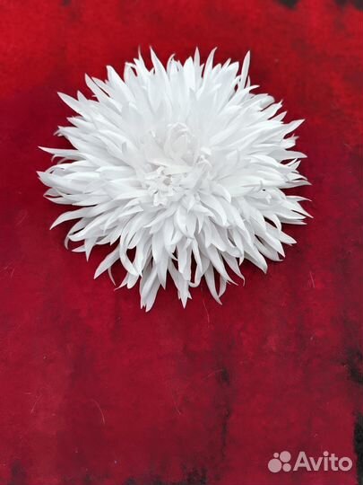 Брошь цветок из шелка