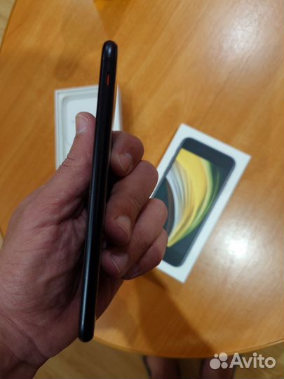 iPhone SE (2020), 128 ГБ
