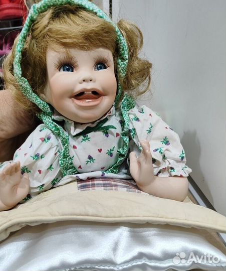 Фарфоровая кукла Шеннон из коллекции Гамильтона 19