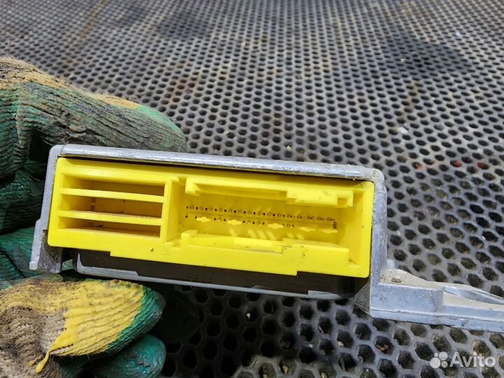 Блок управления подушками безопасности Джилли МК