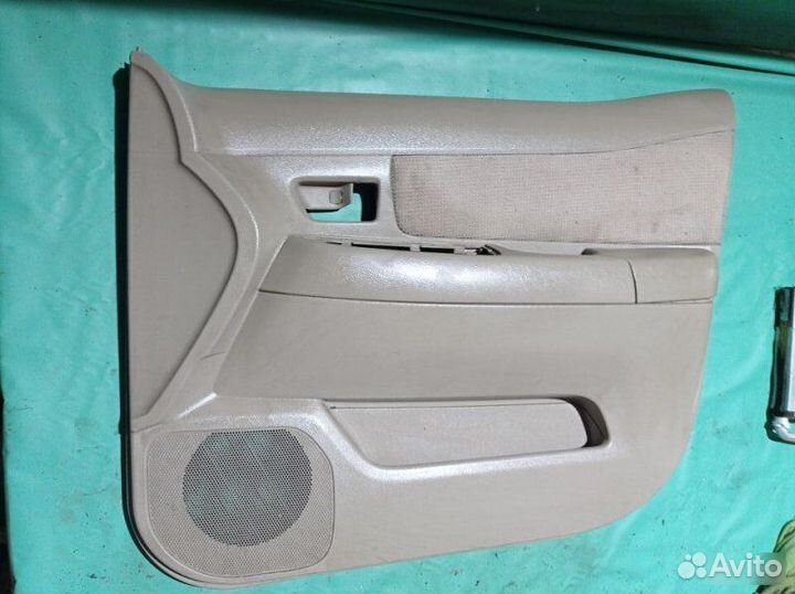 Обшивка двери передняя правая Toyota Raum