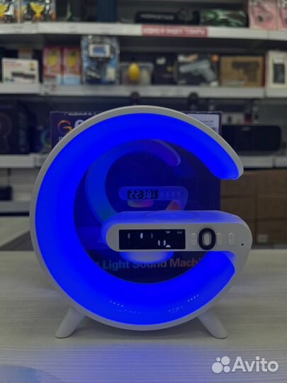 Умная колонка с беспроводной зарядкой