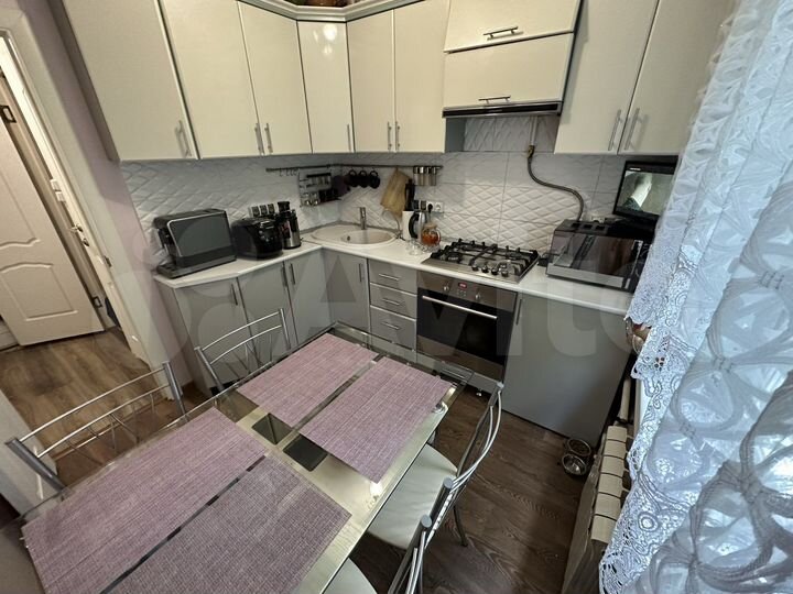3-к. квартира, 60 м², 1/9 эт.