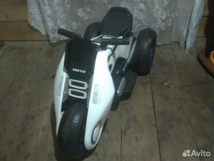 Детский электромобиль бу