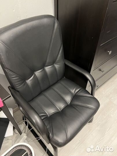 Офисное кресло