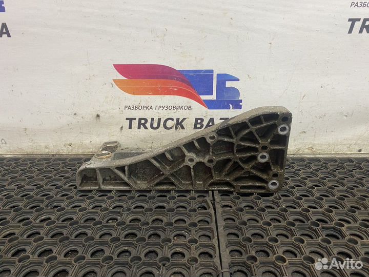 Кронштейн подножки левый Mercedes-Benz Actros