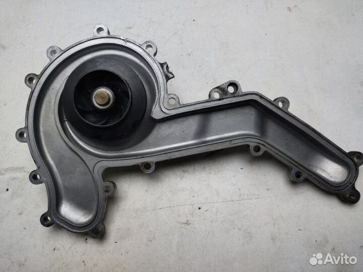 Помпа водяная Volkswagen Touareg 3 CR 3.0 TDI