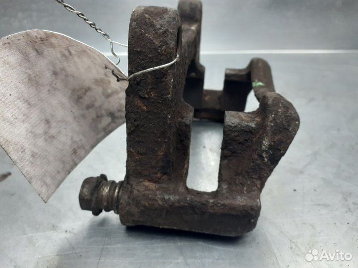 Скоба суппорта заднего Volkswagen Transporter T4