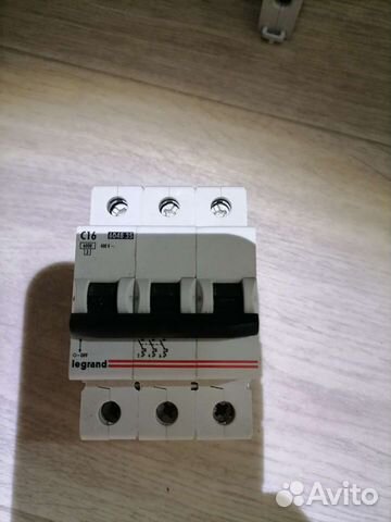 Автоматический выключатель Legrand 6048 35