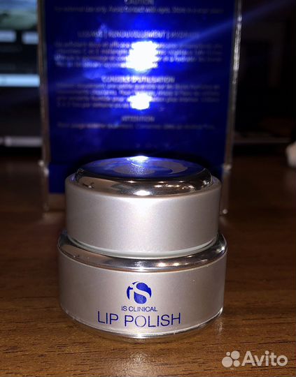 Is clinical скраб для губ