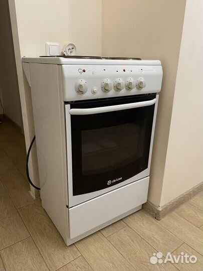 Электрическая плита DE Luxe Белая