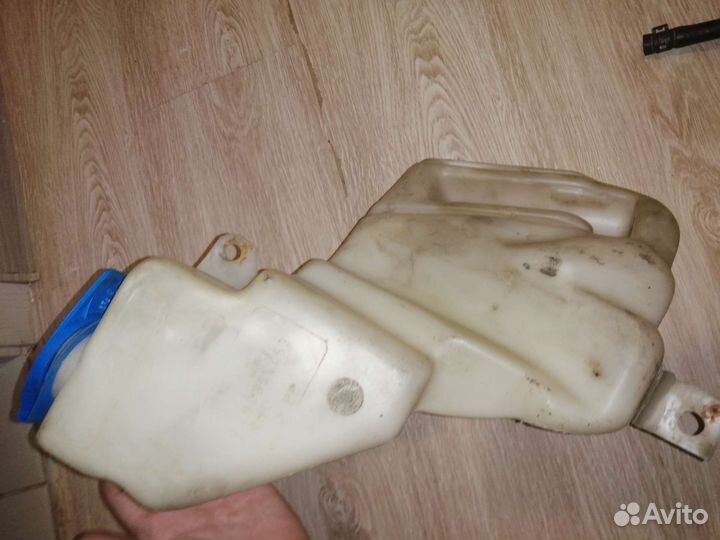 Бачок омывателя Volkswagen Passat B5