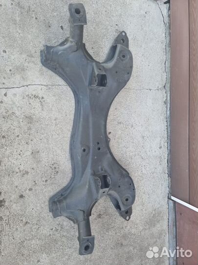 Подрамник двигателя