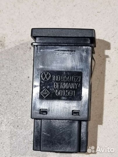 Кнопка обогрева стекла Фольксваген Гольф 3