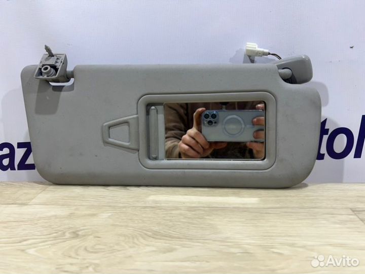 Козырек солнцезащитный передний правый Kia Ceed