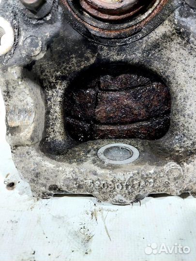 Кулак поворотный передний левый Grand Cherokee (WH