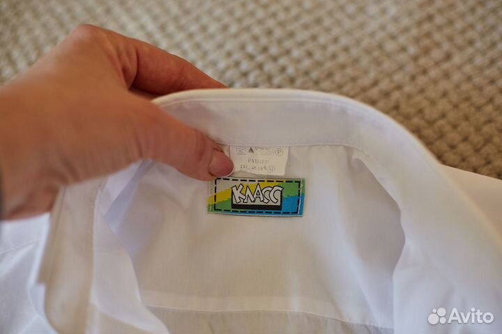 Белая детская рубашка с коротким рукавом 138р-р