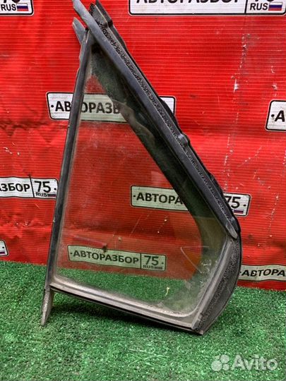 Форточка кузова передняя правая Toyota Vitz KSP130