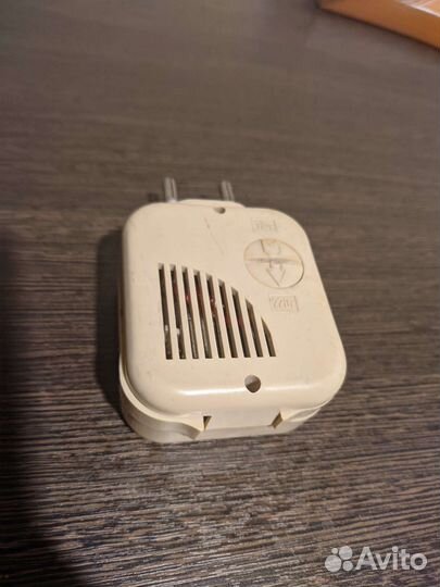 Зарядник (зарядка) от радиоприемника Космос