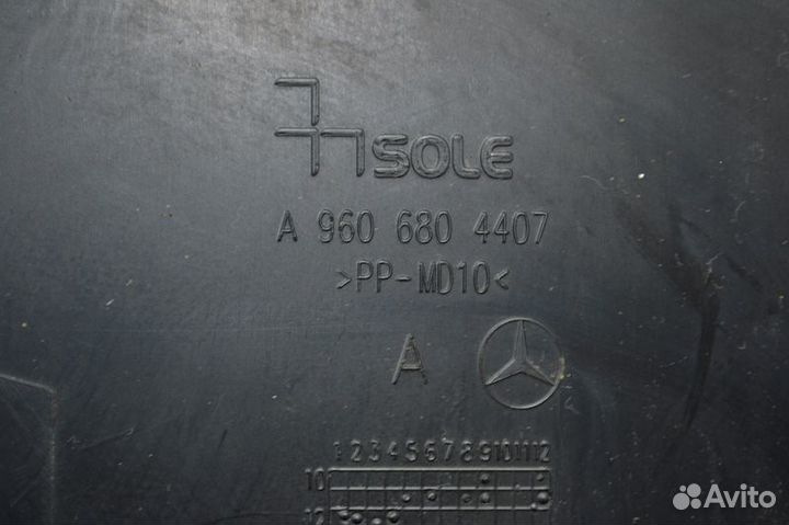 Пластиковая крышка торпеды mercedes-benz Actros MP