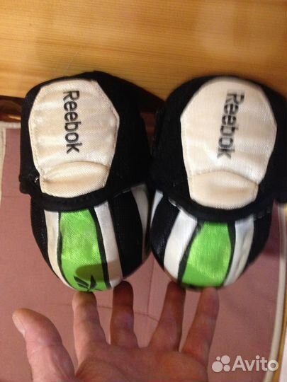 Продам хоккейные локтиsr/M,свитер