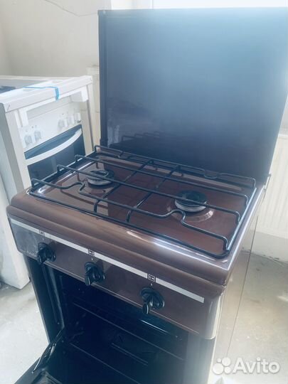 Плита газовая 2 конфорки, с крышкой, сост новой