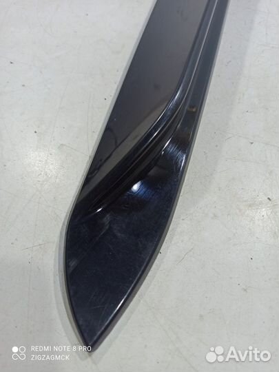 Накладка декоративная крышки багажника левая