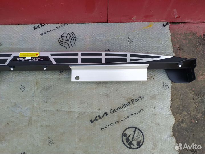 Подножка правая Hyundai SantaFe 3 Новая Оригинал