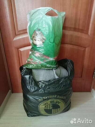 Продам два пакета женской одежды